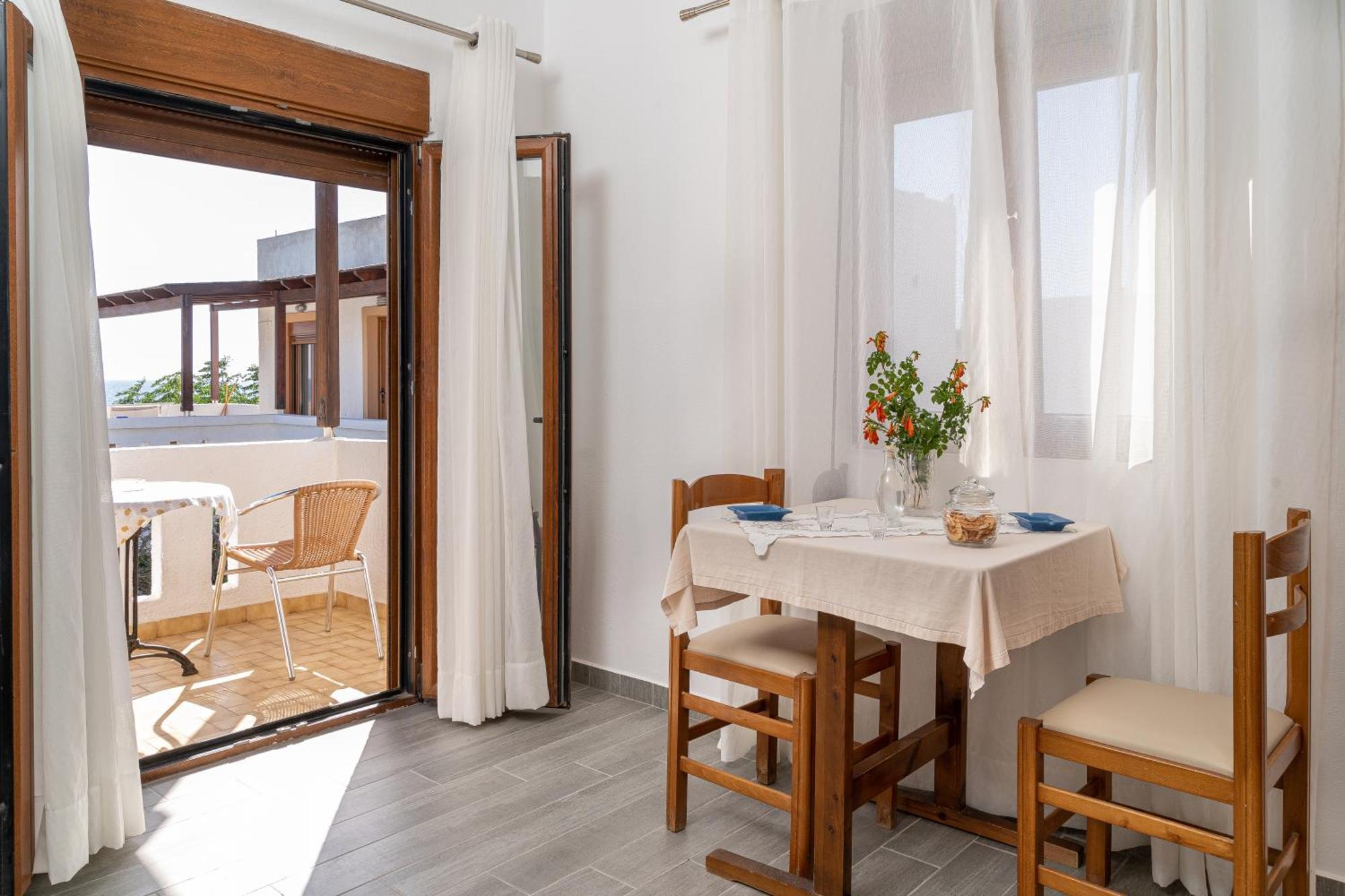 Akrotiri Apartments มากรีเยียลอส ภายนอก รูปภาพ