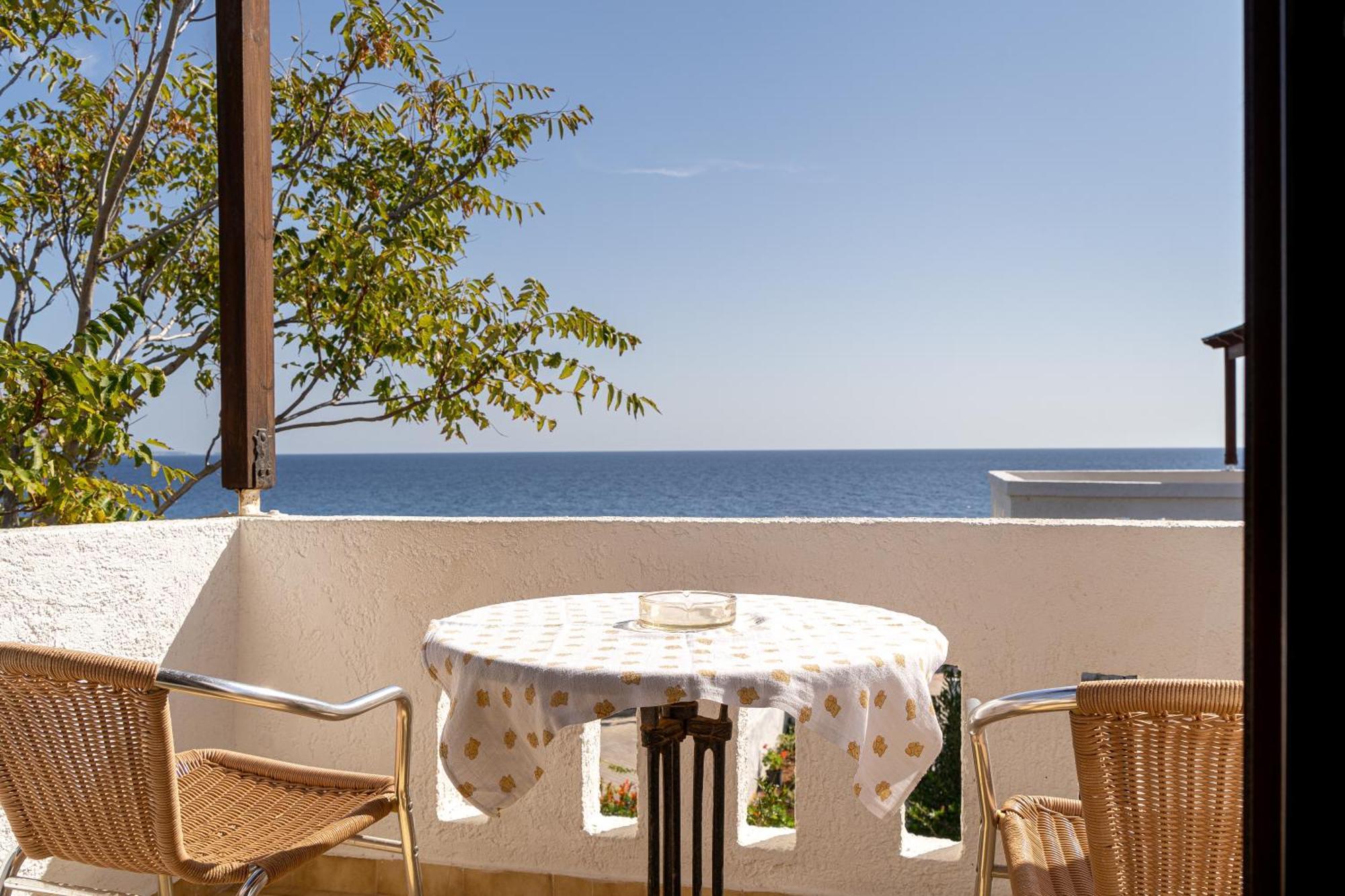 Akrotiri Apartments มากรีเยียลอส ภายนอก รูปภาพ