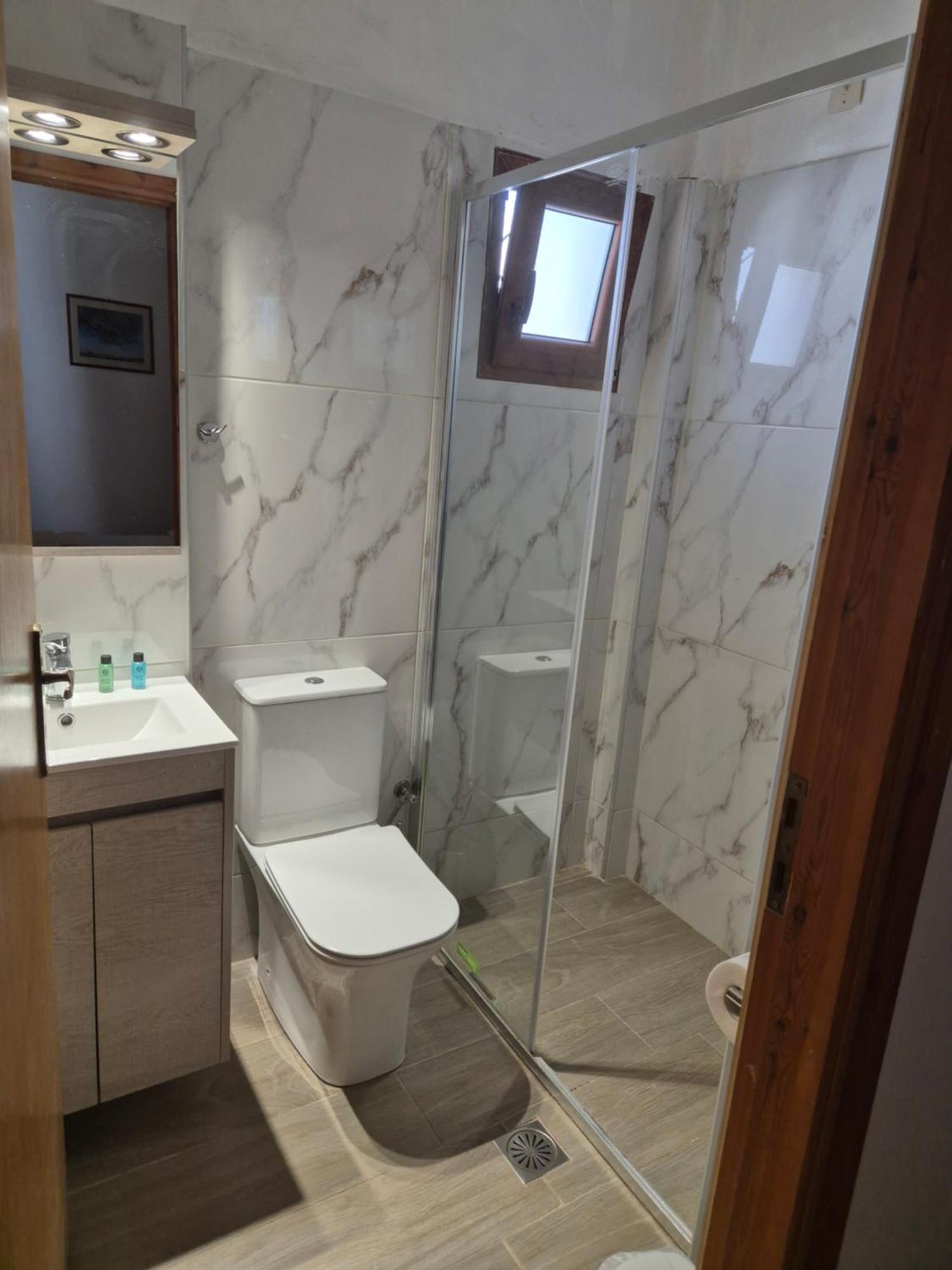 Akrotiri Apartments มากรีเยียลอส ภายนอก รูปภาพ