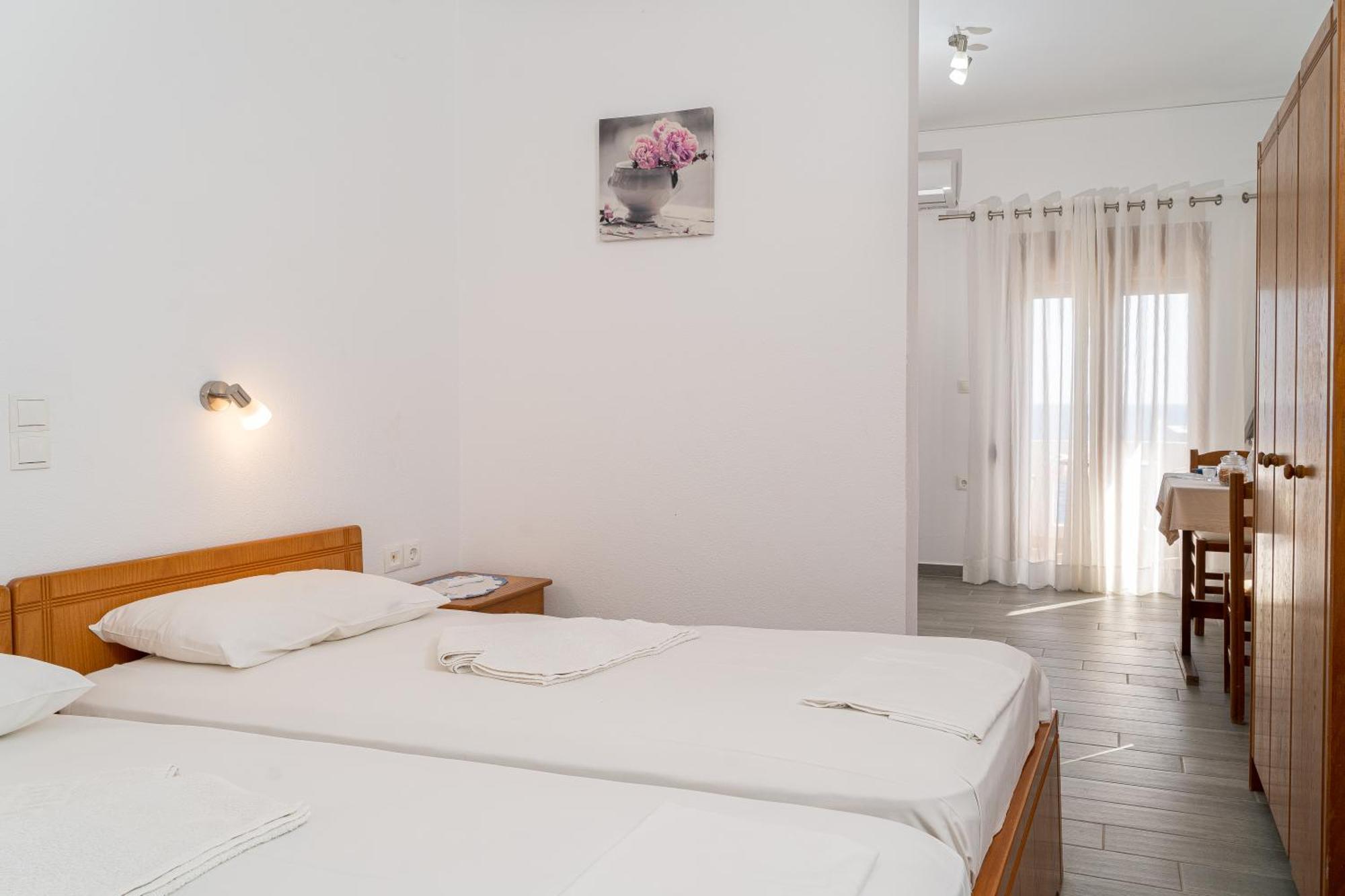 Akrotiri Apartments มากรีเยียลอส ภายนอก รูปภาพ
