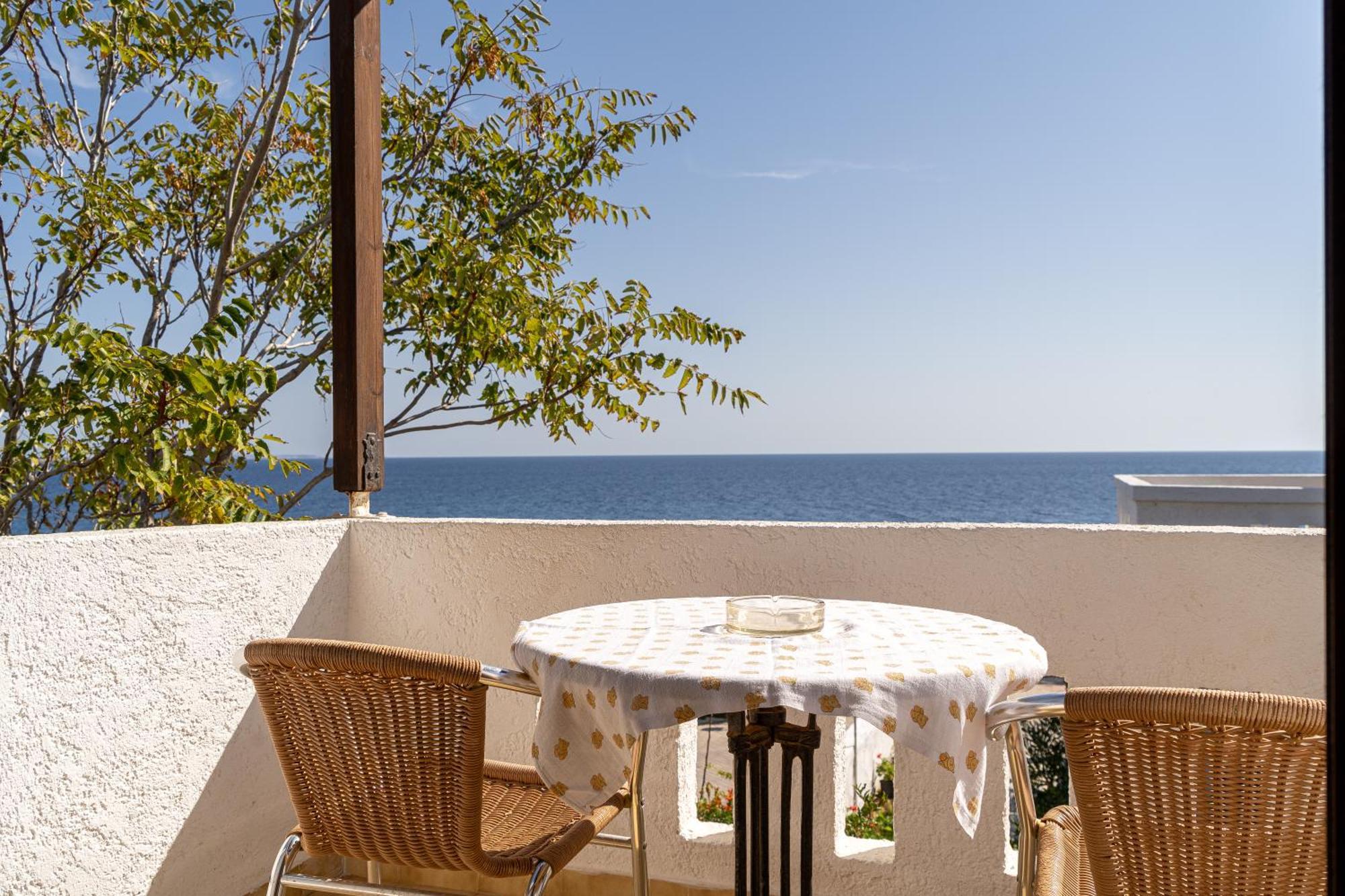 Akrotiri Apartments มากรีเยียลอส ภายนอก รูปภาพ