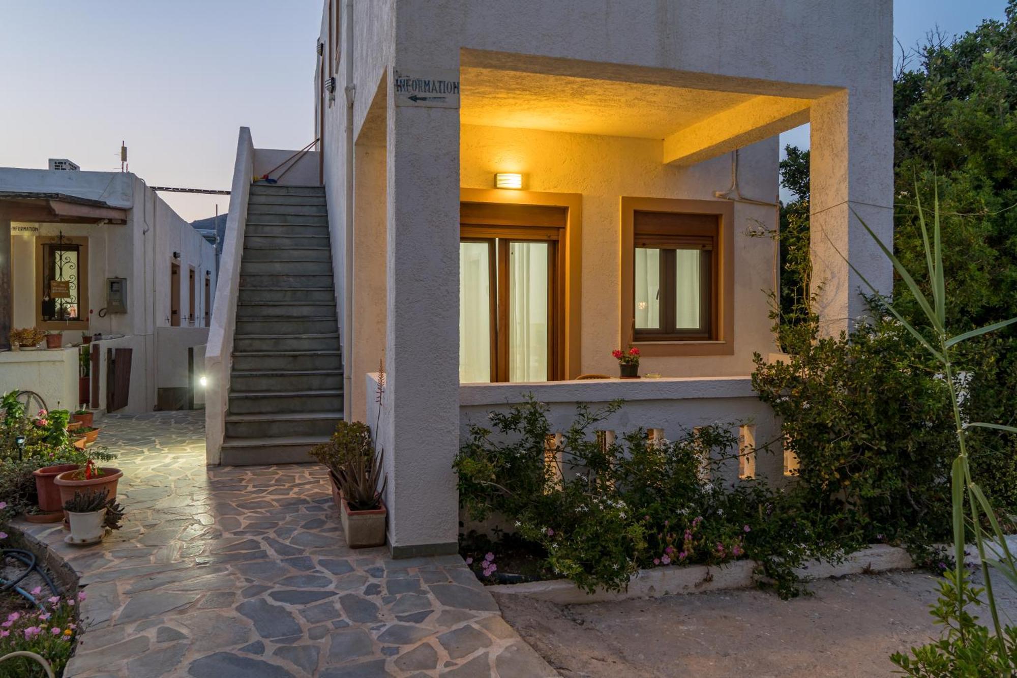 Akrotiri Apartments มากรีเยียลอส ภายนอก รูปภาพ