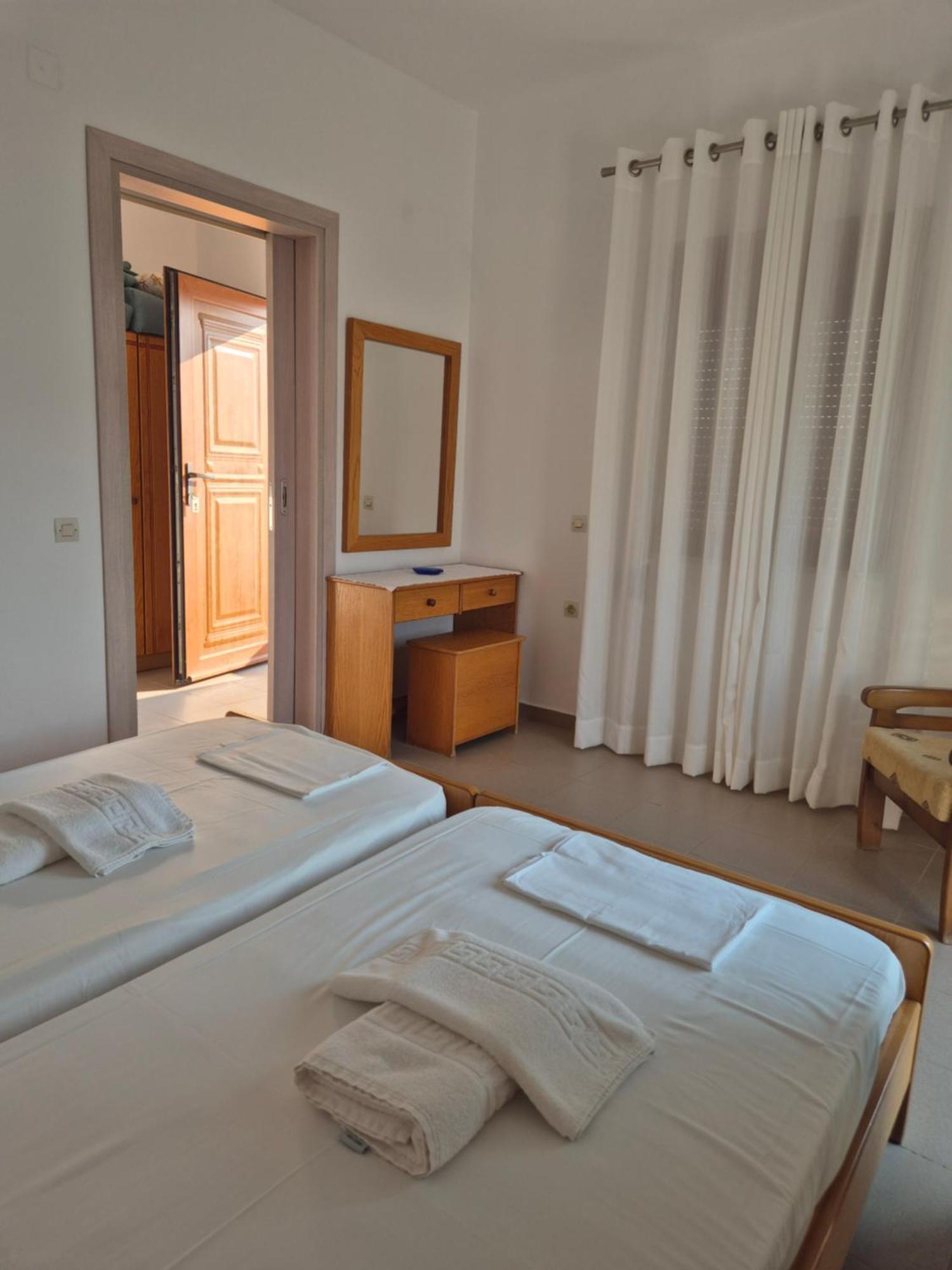 Akrotiri Apartments มากรีเยียลอส ภายนอก รูปภาพ