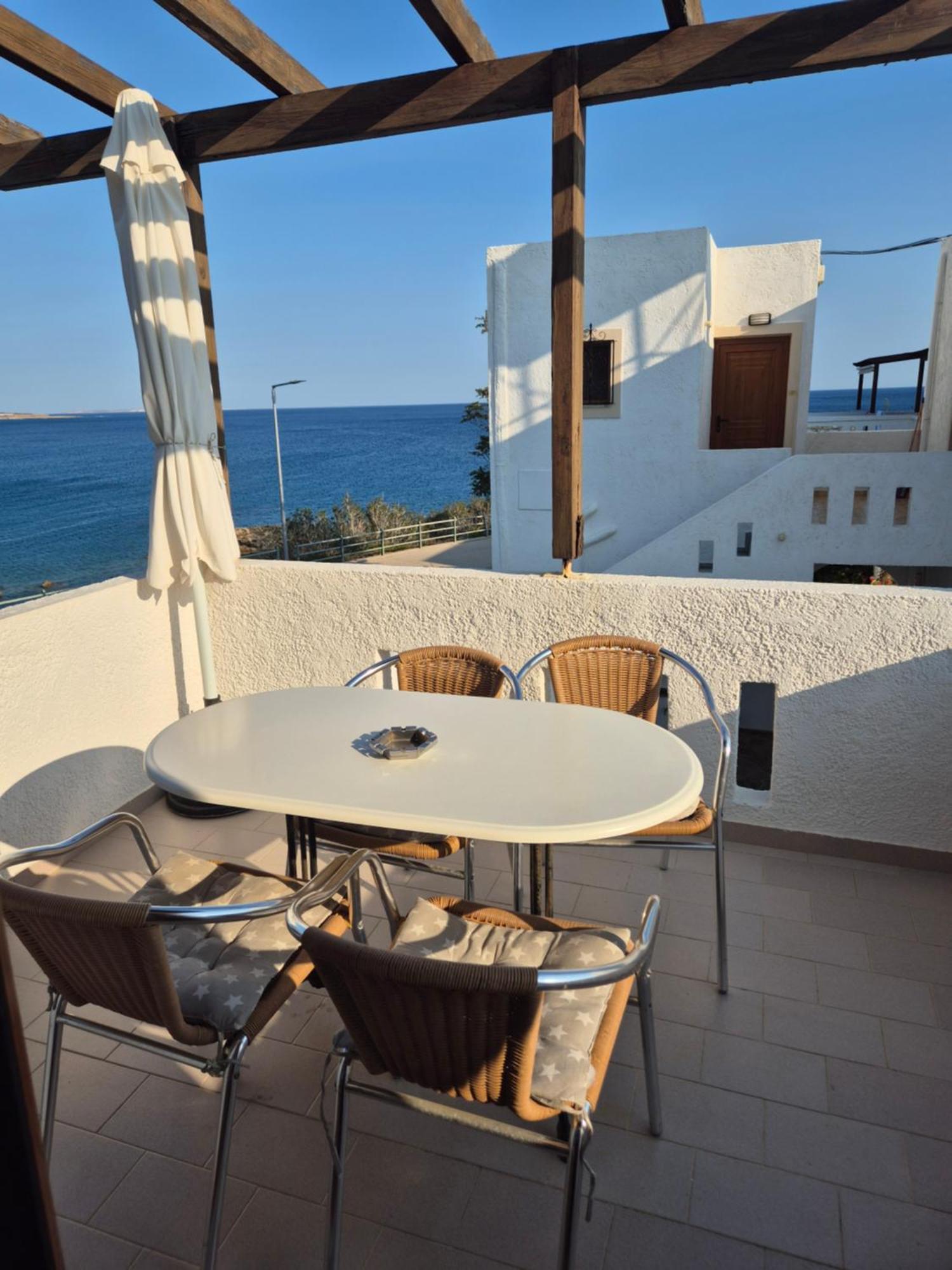 Akrotiri Apartments มากรีเยียลอส ภายนอก รูปภาพ